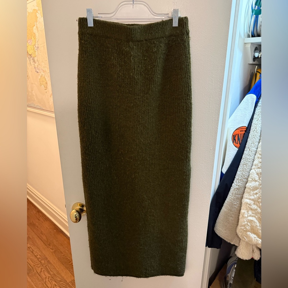 Line & Dot Hart Skirt